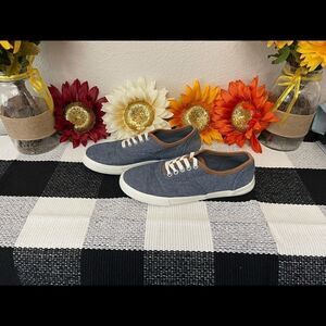 Laura Scott Canvas Shoes Size 6